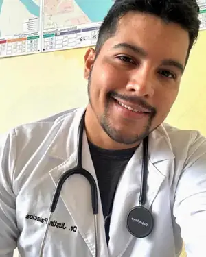 Dr. Justin Palacios, alumno/a de ESP Posgrado Médico Brasil (Ecuador)