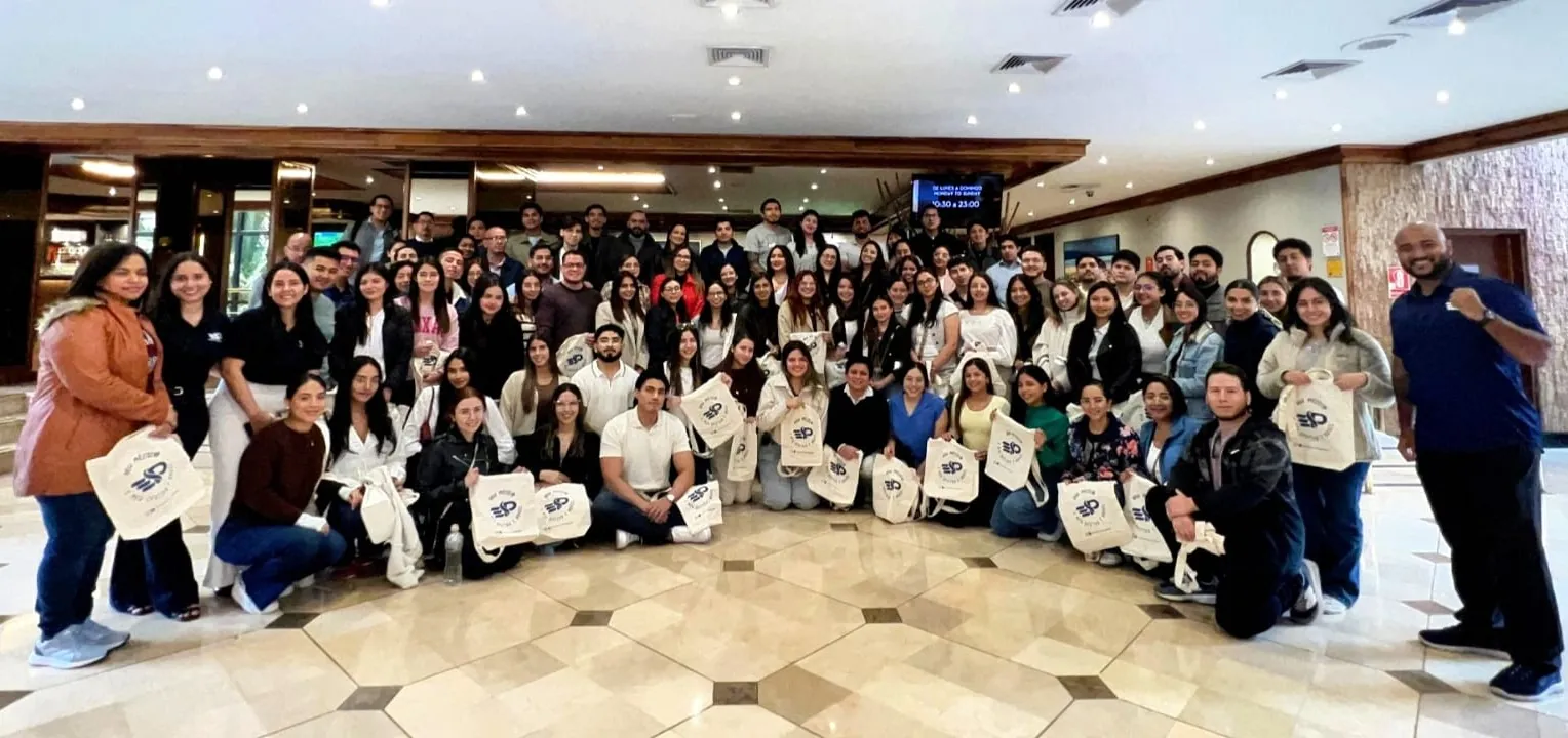 Alumnos de ESP Posgrado Médico Brasil en un encuentro presencial